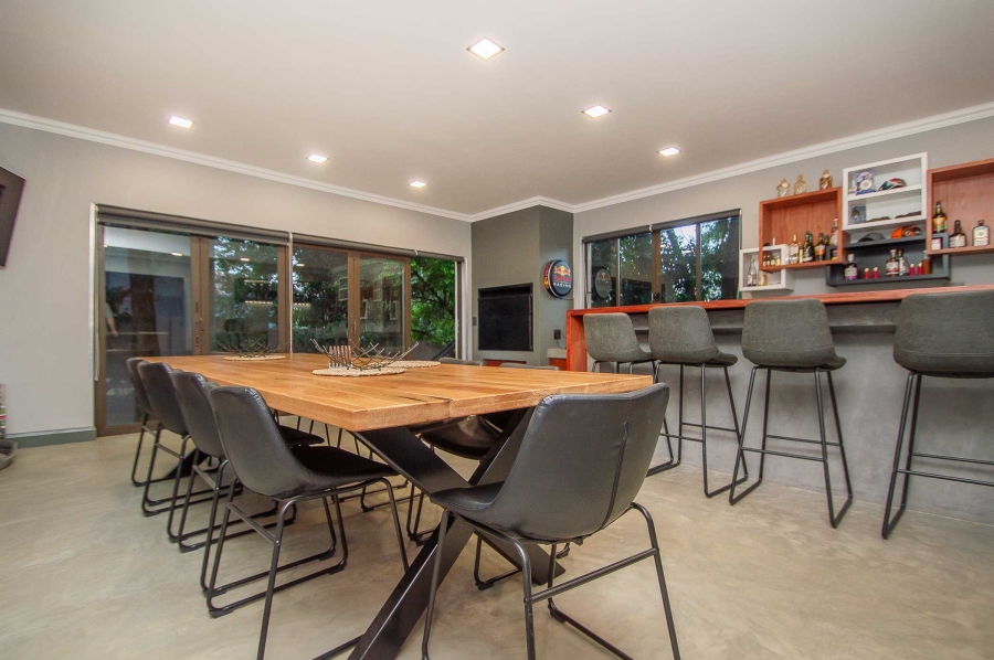 4 Bedroom Property for Sale in Featherbrooke Estate Gauteng