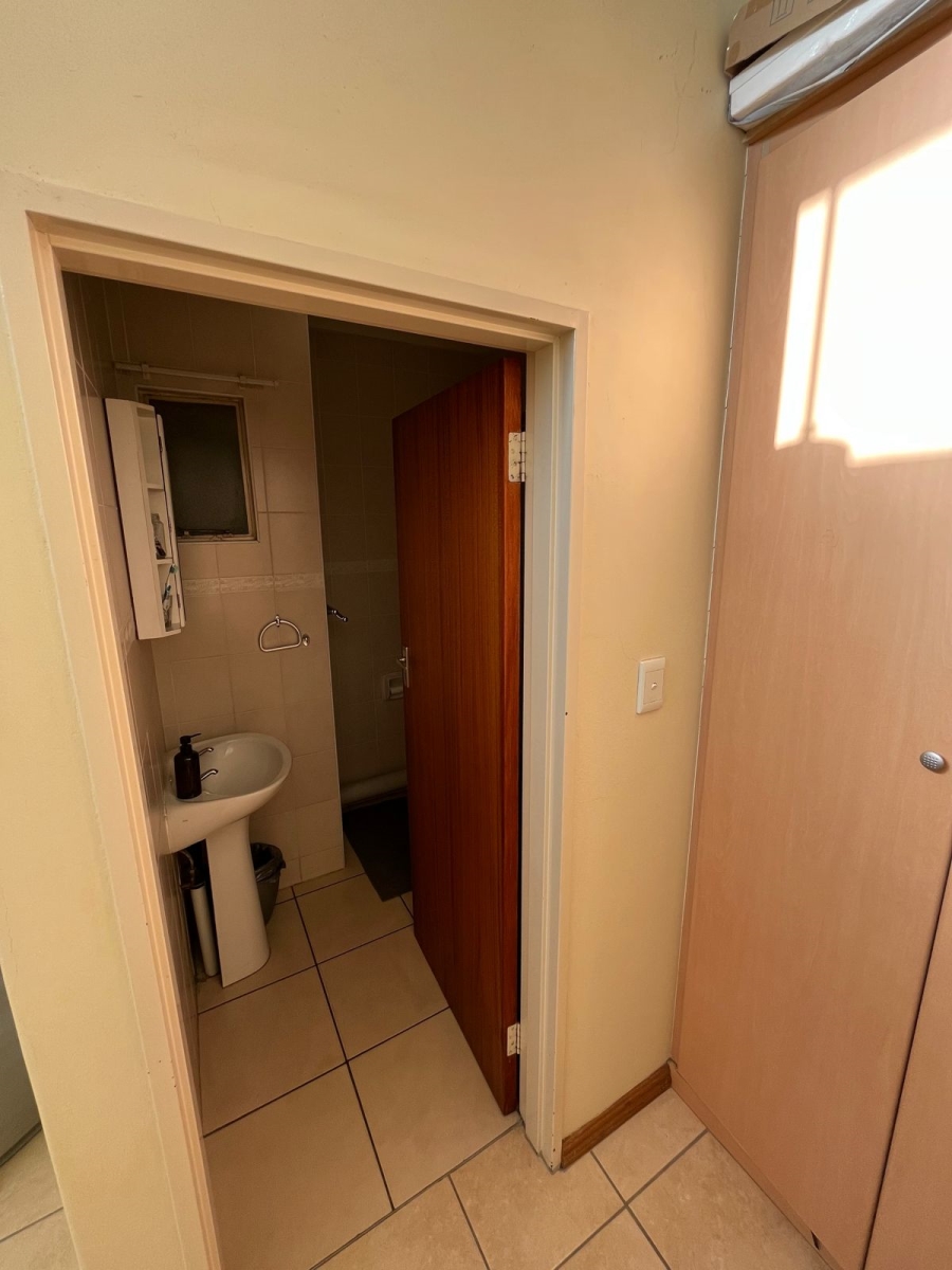 1 Bedroom Property for Sale in Hillcrest Gauteng