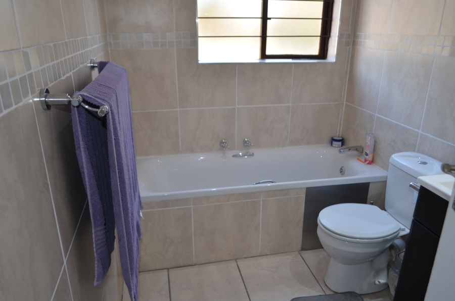 2 Bedroom Property for Sale in Sunninghill Gauteng