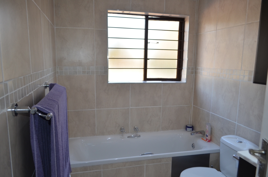 2 Bedroom Property for Sale in Sunninghill Gauteng