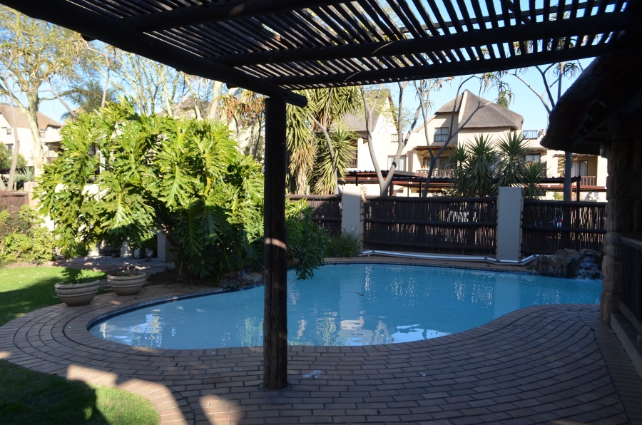 2 Bedroom Property for Sale in Sunninghill Gauteng