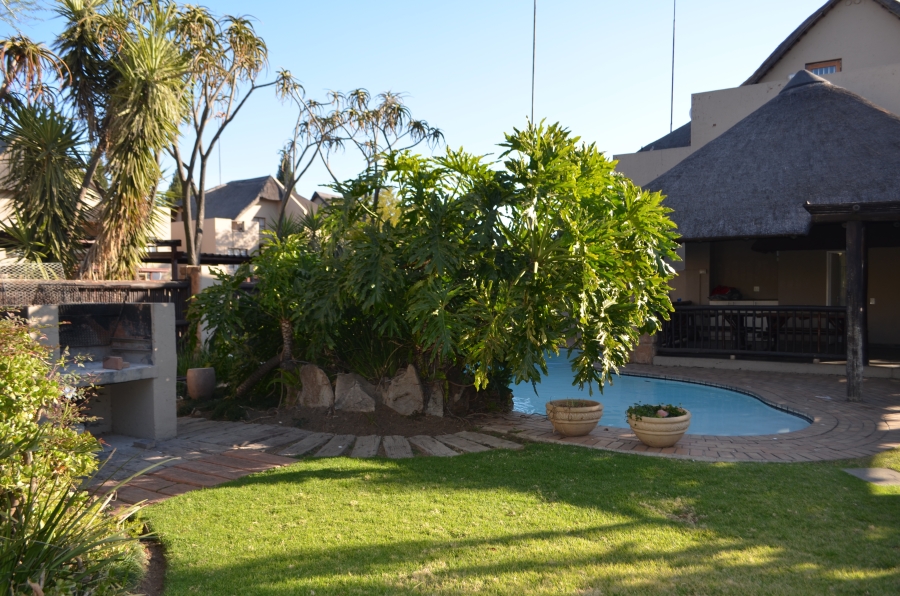 2 Bedroom Property for Sale in Sunninghill Gauteng
