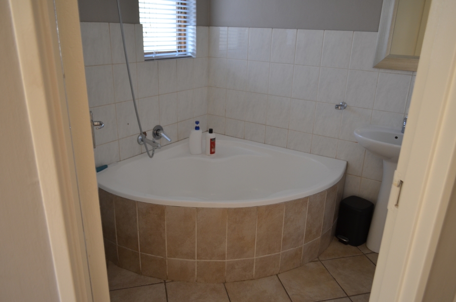 2 Bedroom Property for Sale in Paulshof Gauteng