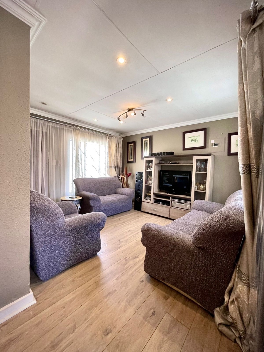 3 Bedroom Property for Sale in Ebony Park Gauteng