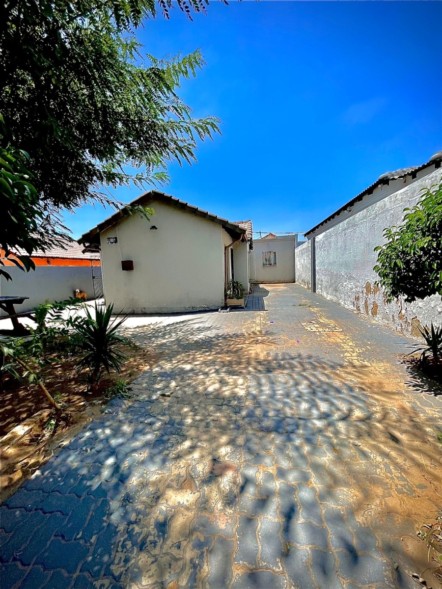 3 Bedroom Property for Sale in Ebony Park Gauteng