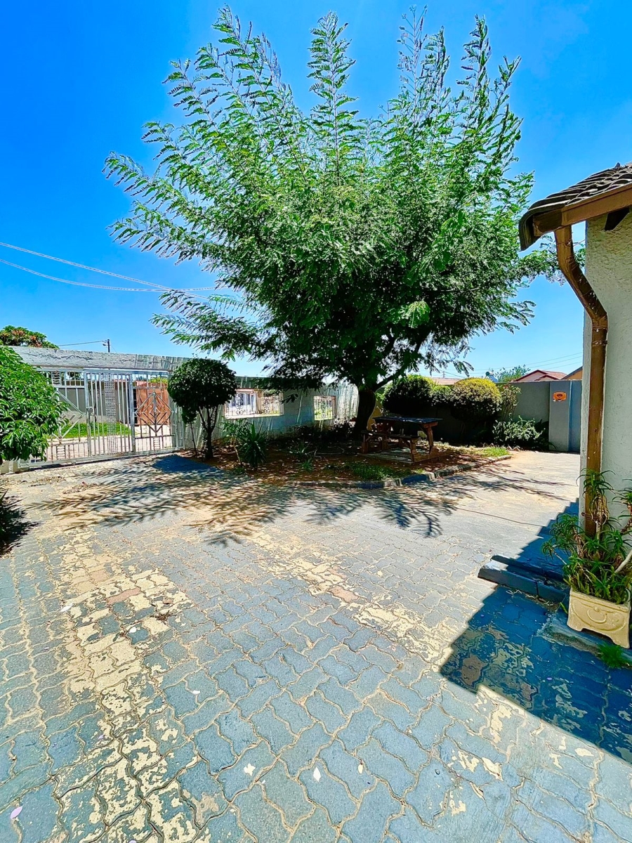 3 Bedroom Property for Sale in Ebony Park Gauteng