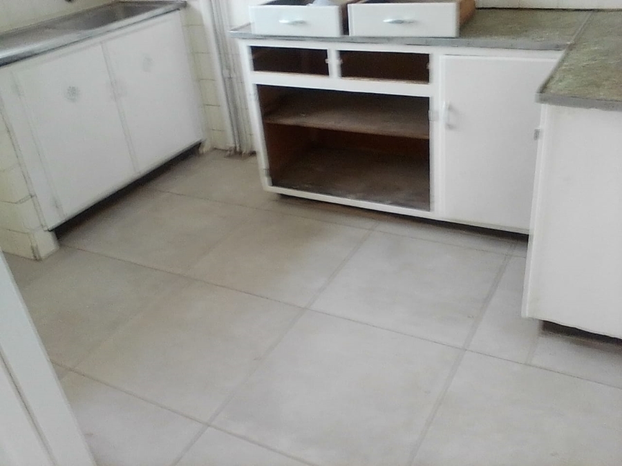 To Let 3 Bedroom Property for Rent in Yeoville Gauteng