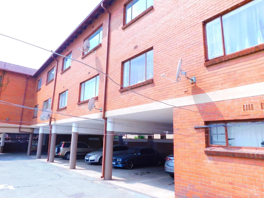To Let 1 Bedroom Property for Rent in Rosettenville Gauteng