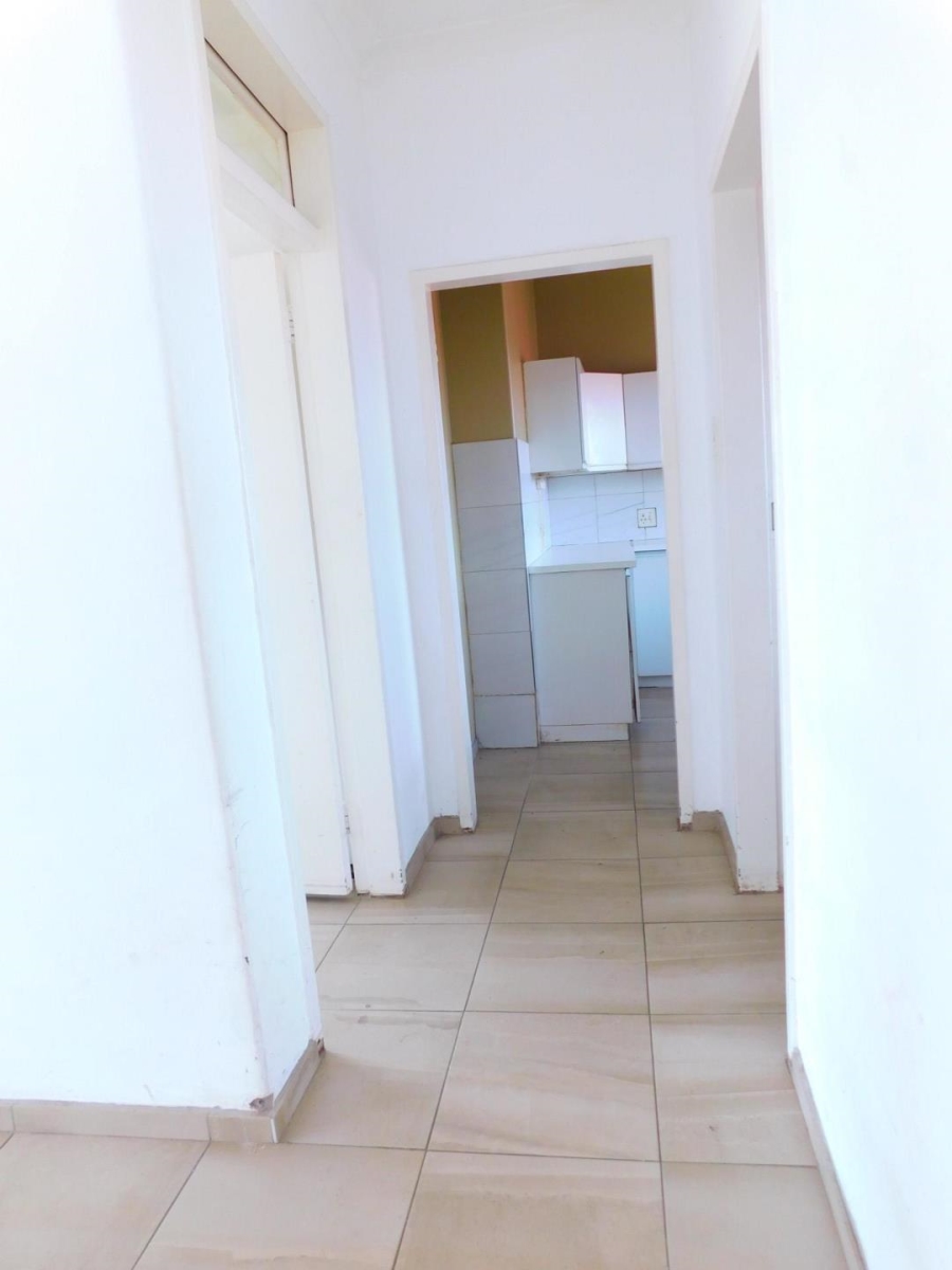 To Let 1 Bedroom Property for Rent in Rosettenville Gauteng