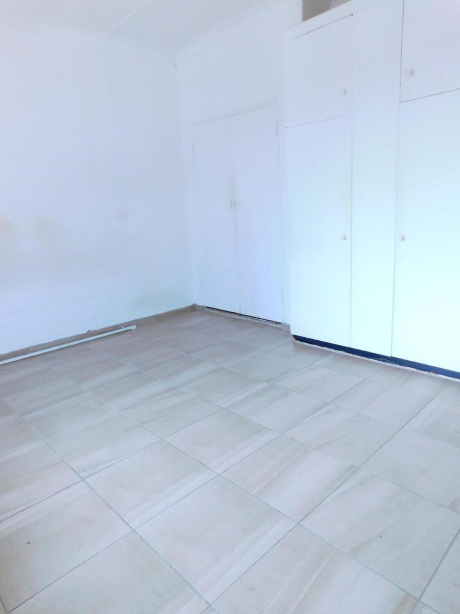 To Let 1 Bedroom Property for Rent in Rosettenville Gauteng