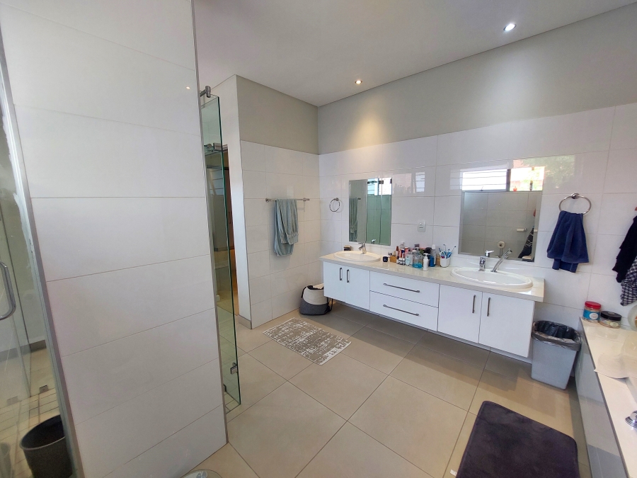 4 Bedroom Property for Sale in Brooklyn Gauteng