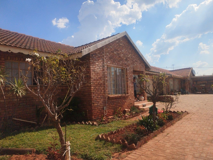 3 Bedroom Property for Sale in Rensburg Gauteng