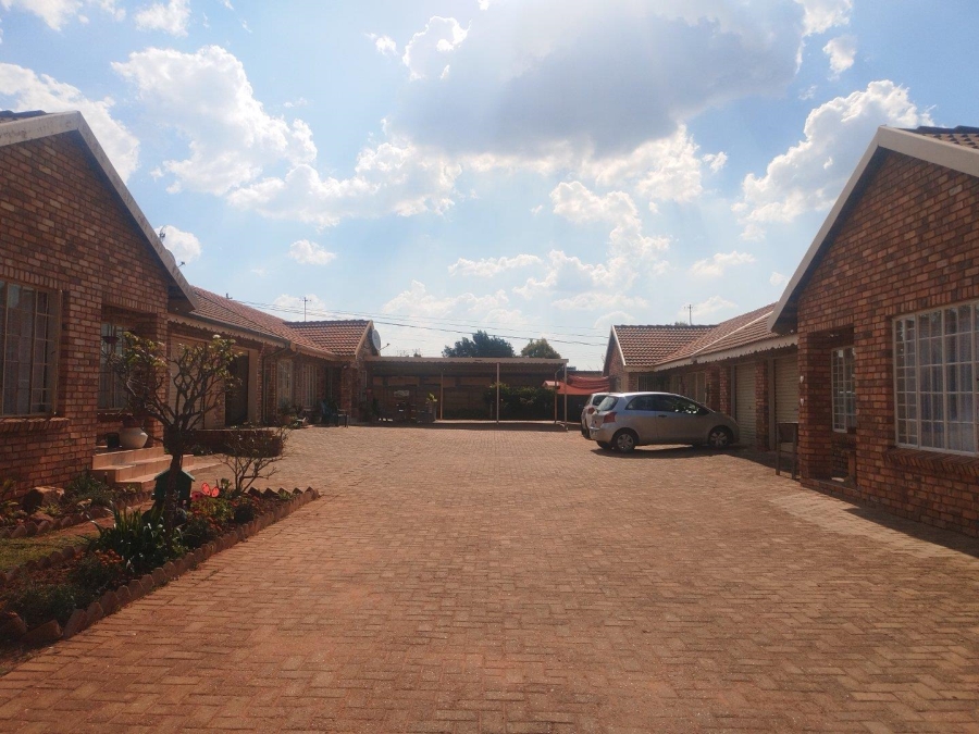 3 Bedroom Property for Sale in Rensburg Gauteng