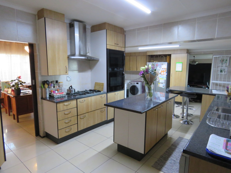 4 Bedroom Property for Sale in Farrarmere Gauteng