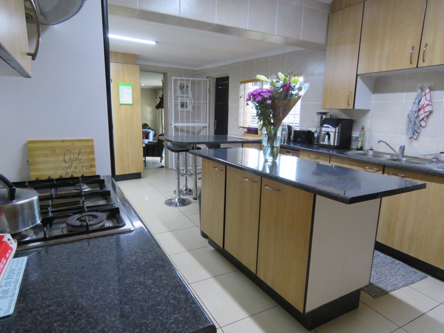 4 Bedroom Property for Sale in Farrarmere Gauteng