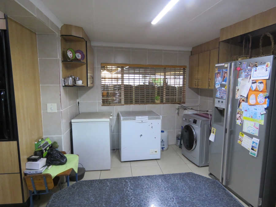 4 Bedroom Property for Sale in Farrarmere Gauteng