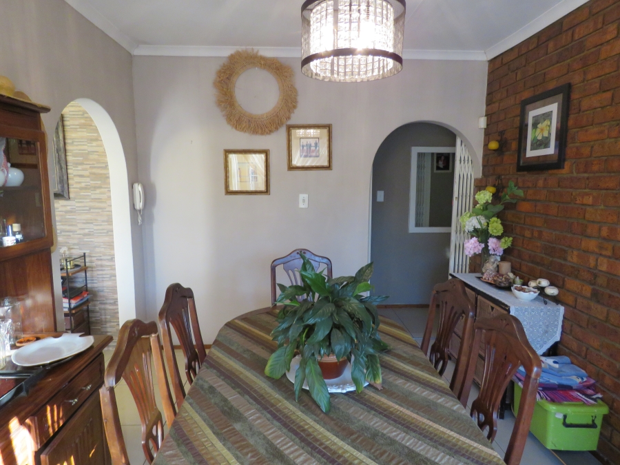4 Bedroom Property for Sale in Farrarmere Gauteng