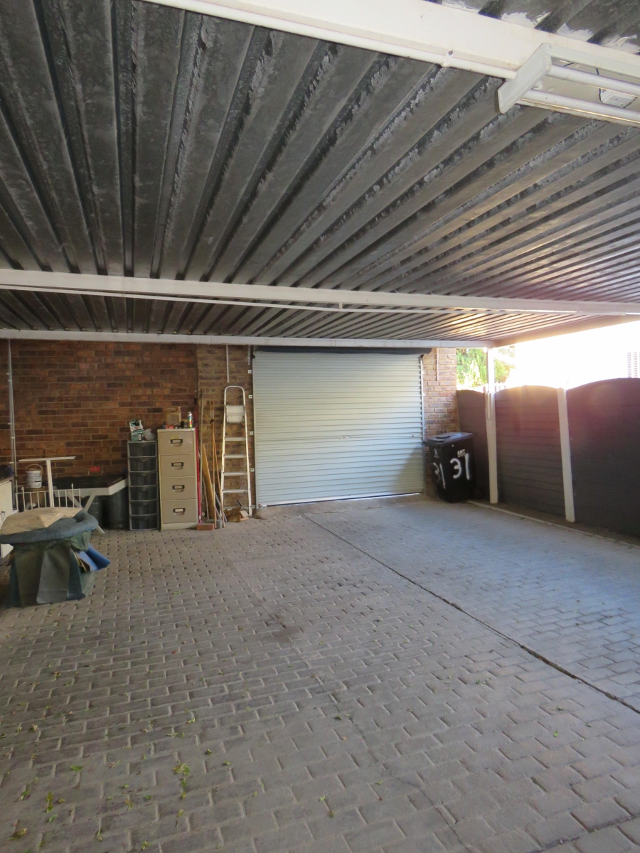 4 Bedroom Property for Sale in Farrarmere Gauteng