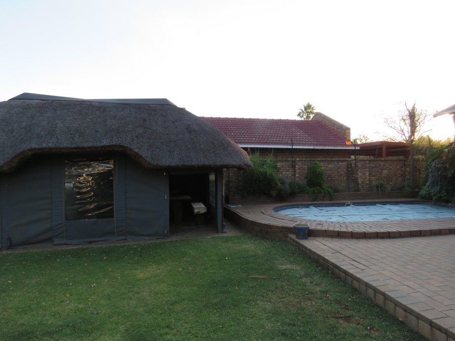 4 Bedroom Property for Sale in Farrarmere Gauteng