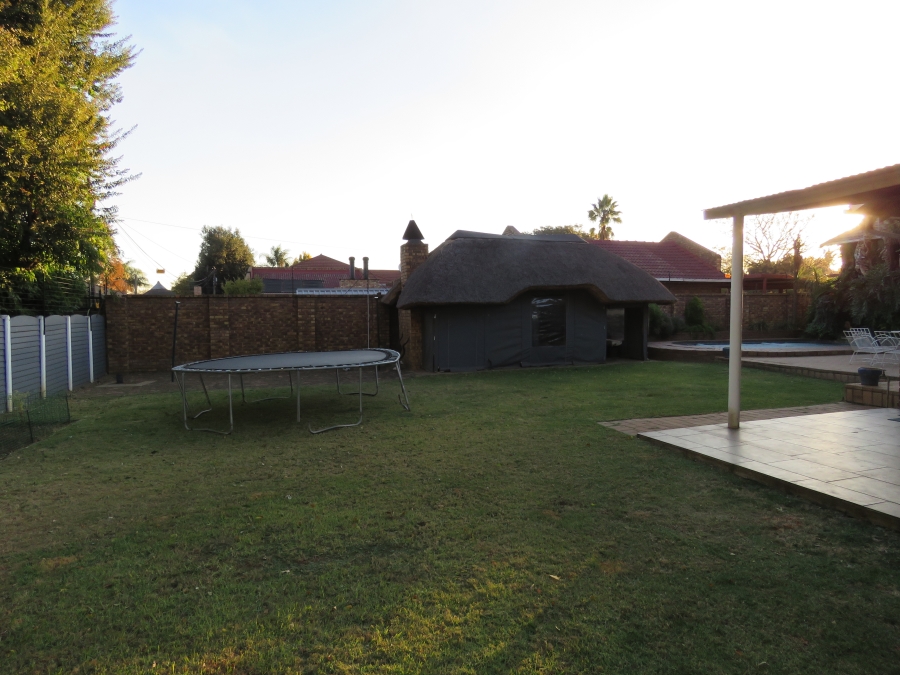 4 Bedroom Property for Sale in Farrarmere Gauteng