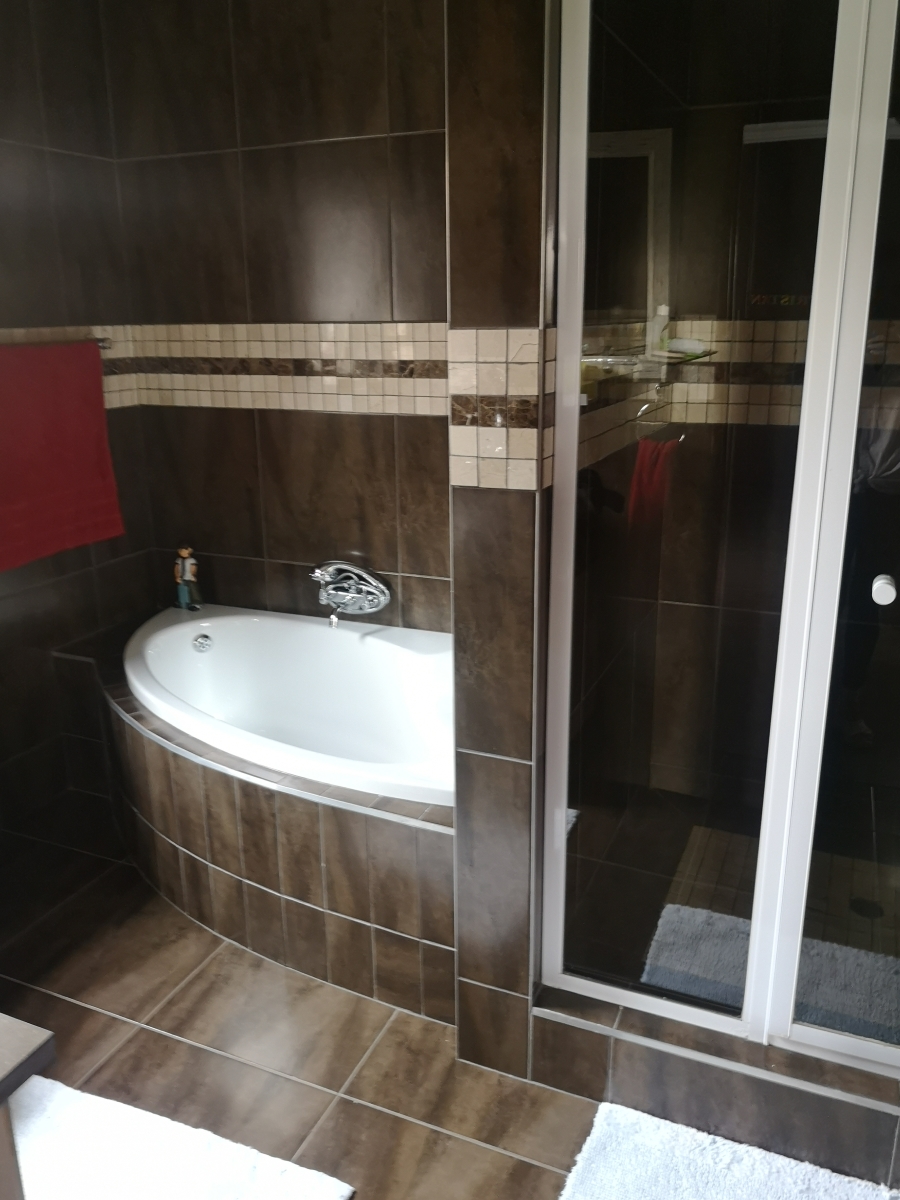 4 Bedroom Property for Sale in Three Rivers East Gauteng