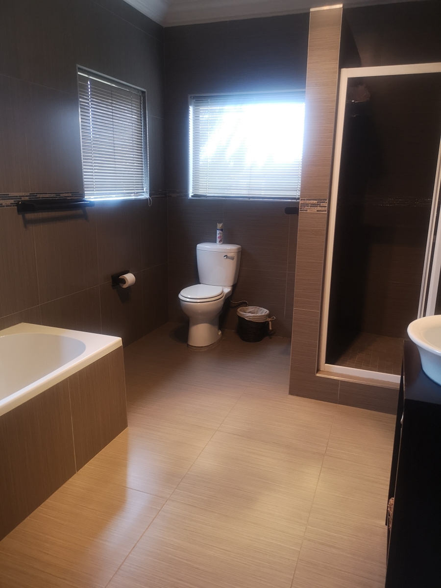 4 Bedroom Property for Sale in Three Rivers East Gauteng