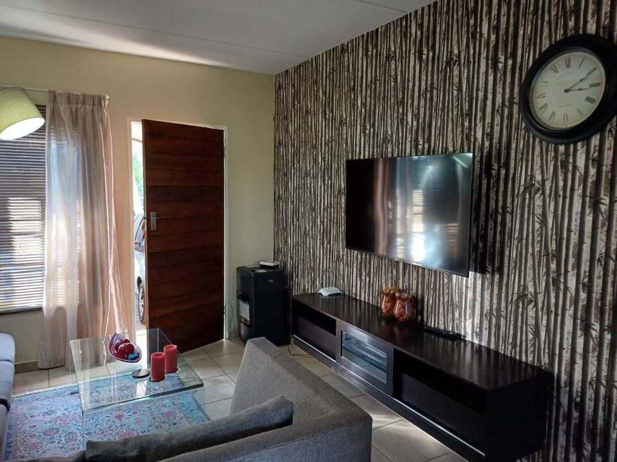 2 Bedroom Property for Sale in Mahube Valley Gauteng