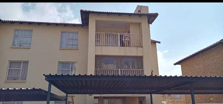 2 Bedroom Property for Sale in Rensburg Gauteng