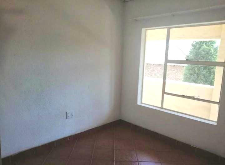 2 Bedroom Property for Sale in Rensburg Gauteng