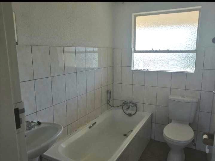 2 Bedroom Property for Sale in Rensburg Gauteng