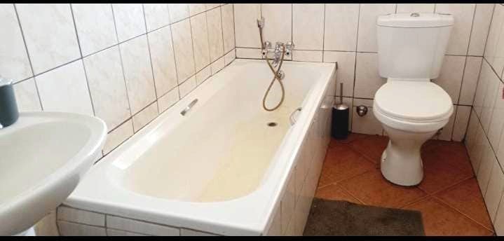 2 Bedroom Property for Sale in Rensburg Gauteng
