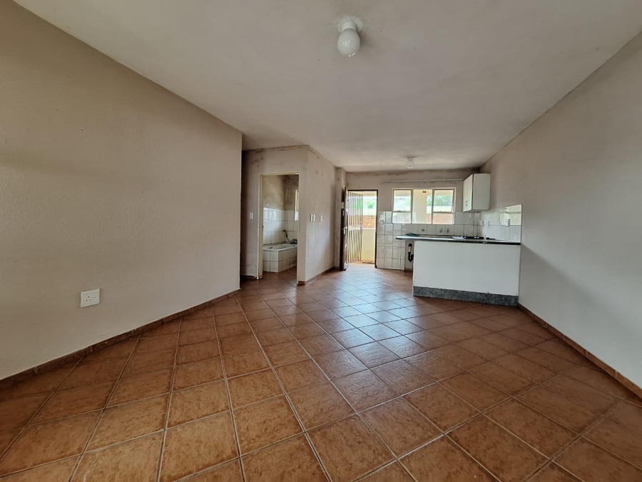 2 Bedroom Property for Sale in Rensburg Gauteng