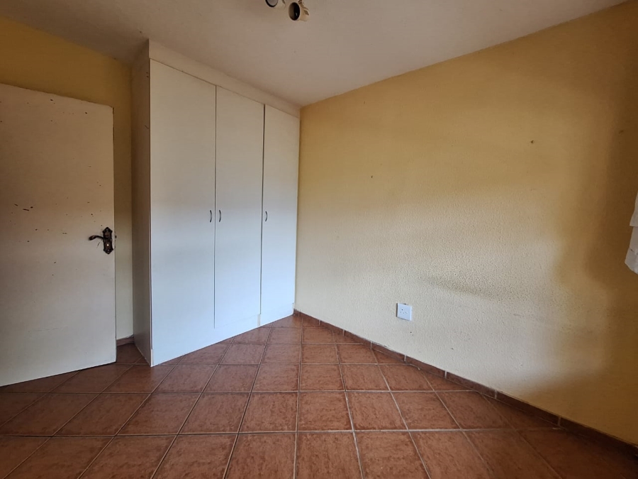 2 Bedroom Property for Sale in Rensburg Gauteng