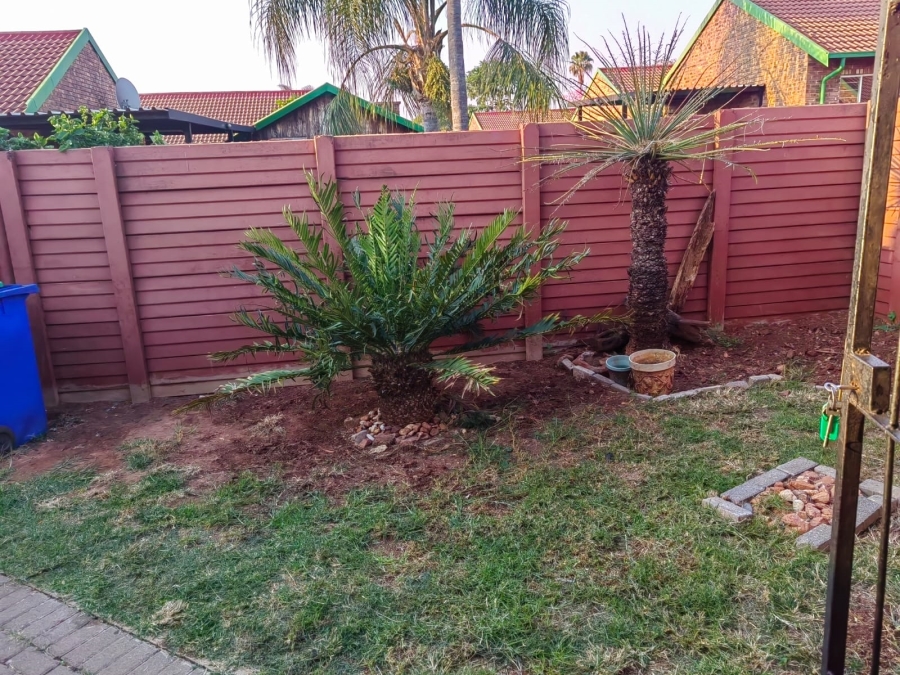 2 Bedroom Property for Sale in The Orchards Gauteng