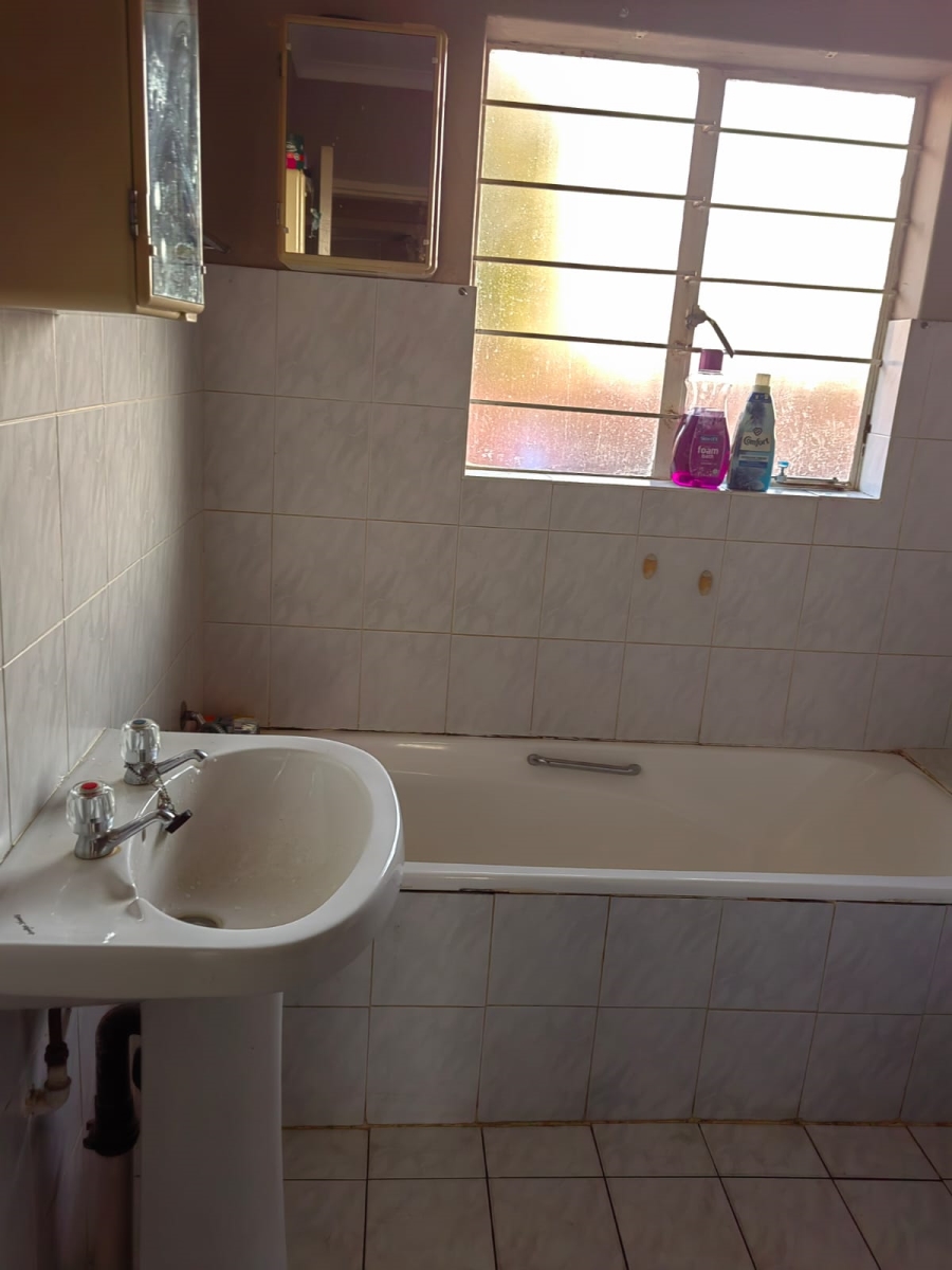 2 Bedroom Property for Sale in The Orchards Gauteng