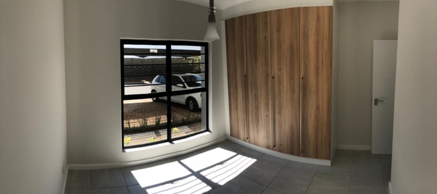 3 Bedroom Property for Sale in Waterfall Gauteng