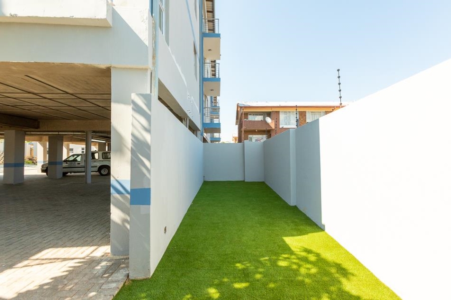 To Let 2 Bedroom Property for Rent in Primrose Hill Gauteng