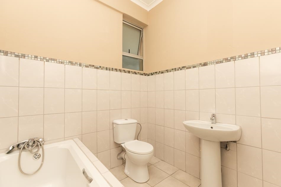 To Let 2 Bedroom Property for Rent in Primrose Hill Gauteng