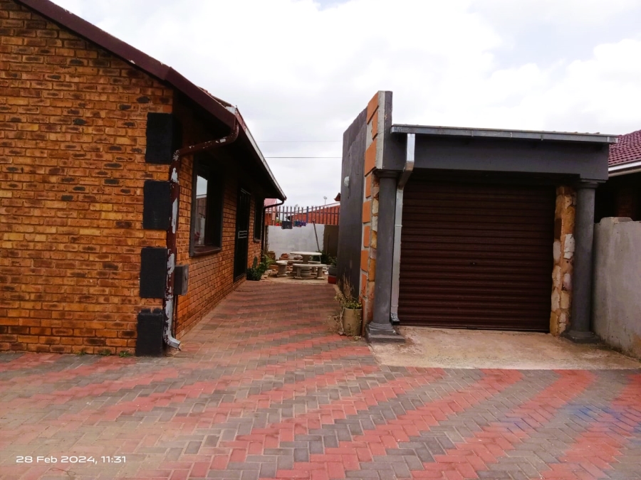 3 Bedroom Property for Sale in Ratanda Gauteng
