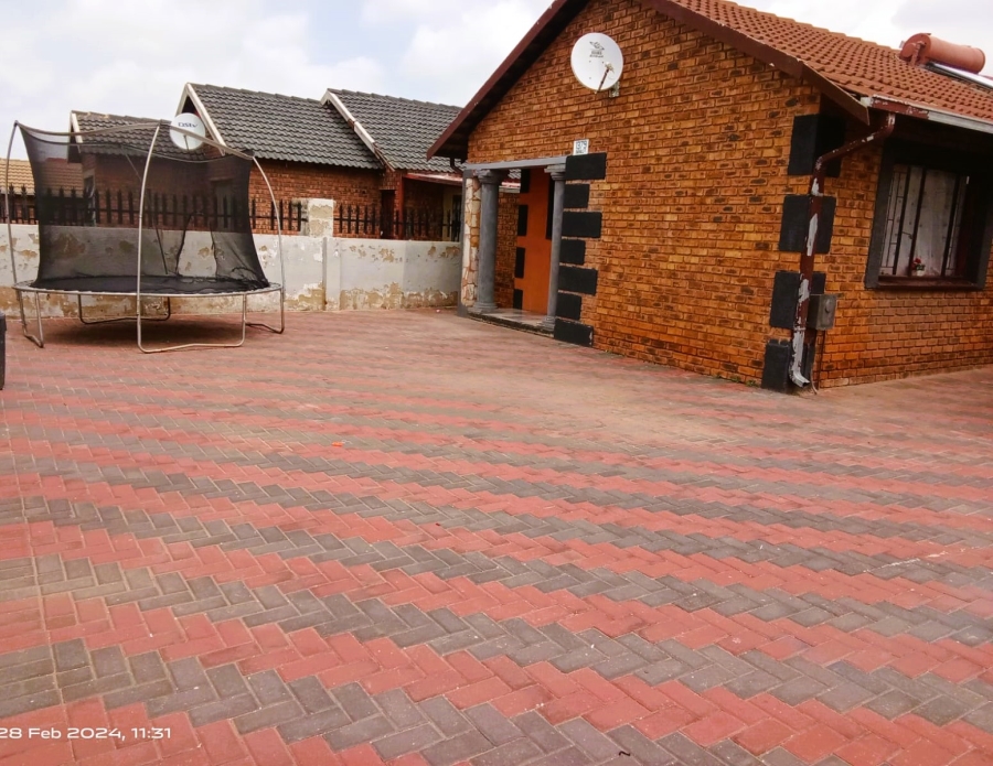 3 Bedroom Property for Sale in Ratanda Gauteng
