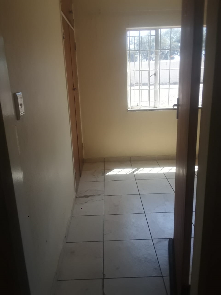 To Let 0 Bedroom Property for Rent in Halfway House Gauteng