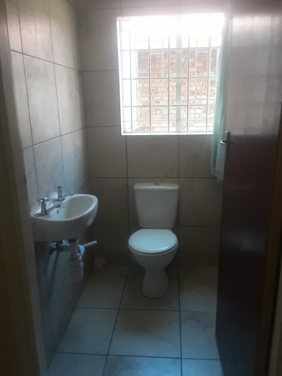 To Let 0 Bedroom Property for Rent in Halfway House Gauteng