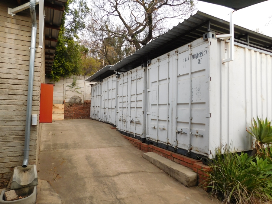 7 Bedroom Property for Sale in Riviera Gauteng