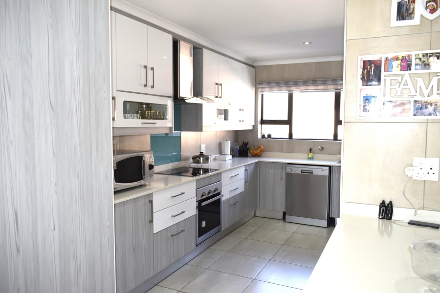 3 Bedroom Property for Sale in Helderwyk Gauteng