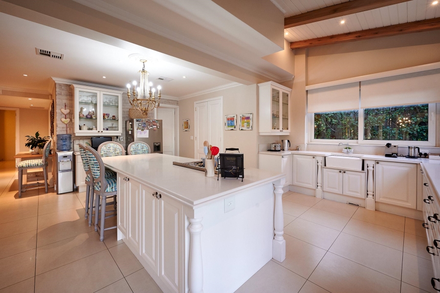 5 Bedroom Property for Sale in Waterfall Country Estate Gauteng