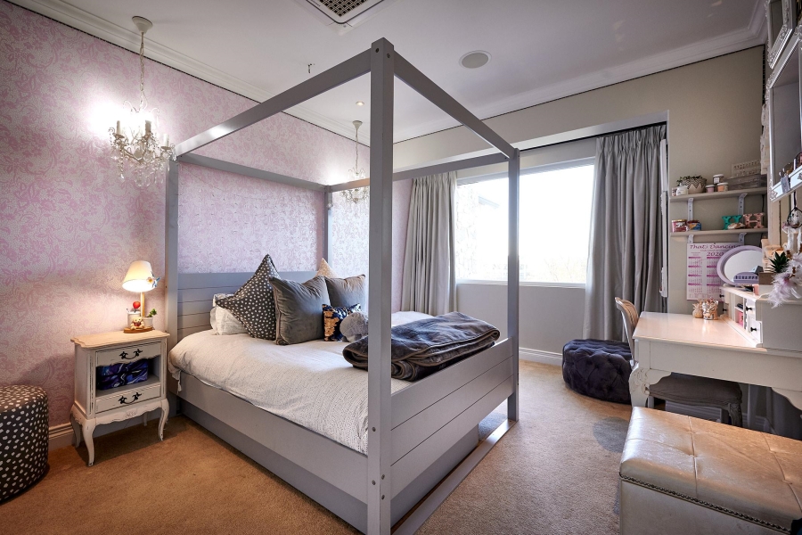 5 Bedroom Property for Sale in Waterfall Country Estate Gauteng