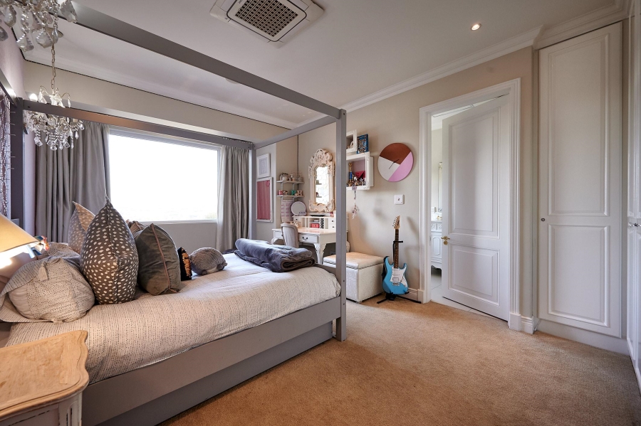 5 Bedroom Property for Sale in Waterfall Country Estate Gauteng