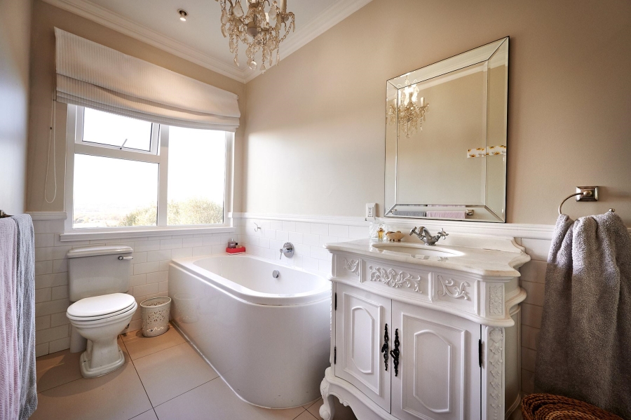 5 Bedroom Property for Sale in Waterfall Country Estate Gauteng