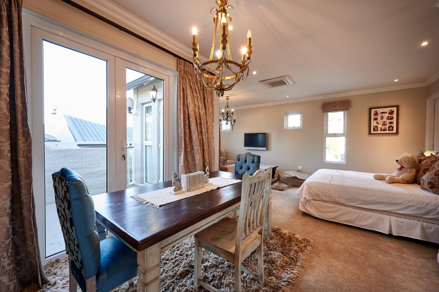 5 Bedroom Property for Sale in Waterfall Country Estate Gauteng