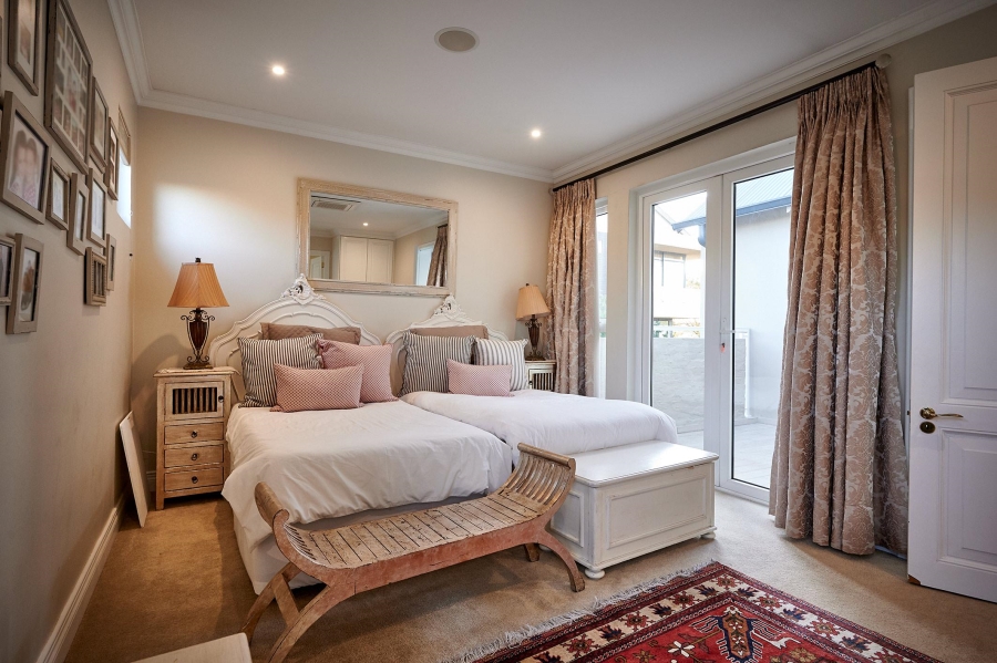 5 Bedroom Property for Sale in Waterfall Country Estate Gauteng